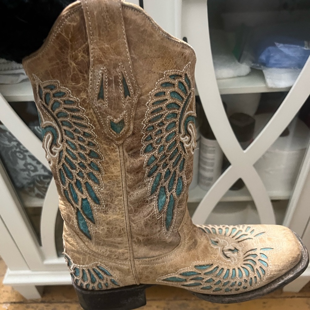 Women’s Corral cowboy boots size 8.5